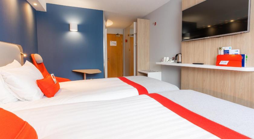 Image of 2 Single Standard with Free Hot Breakfast 3