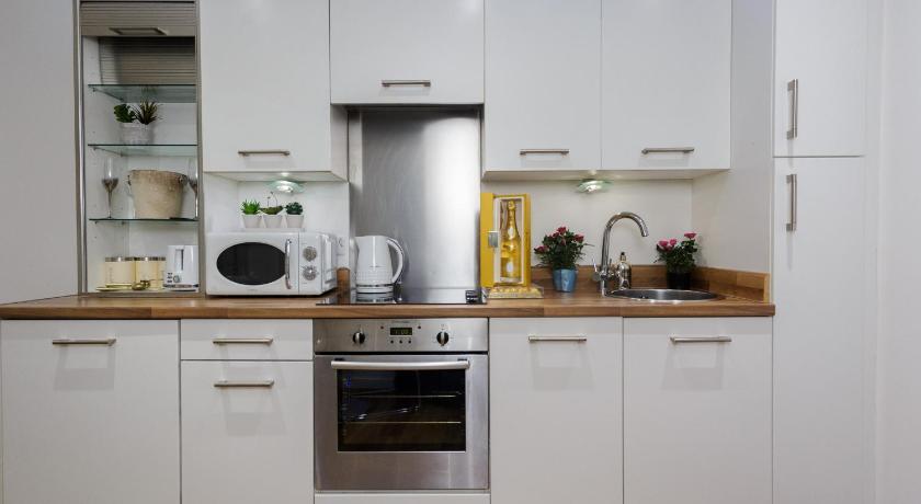 Live in Leeds Sky Penthouse - image 10