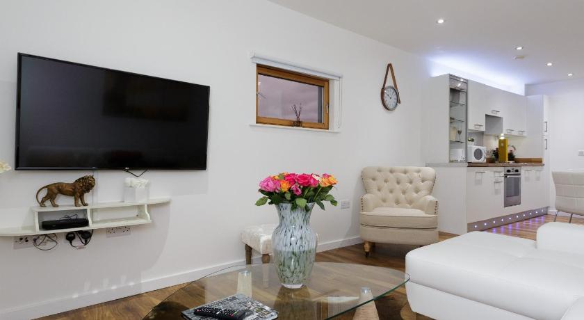 Live in Leeds Sky Penthouse - image 6