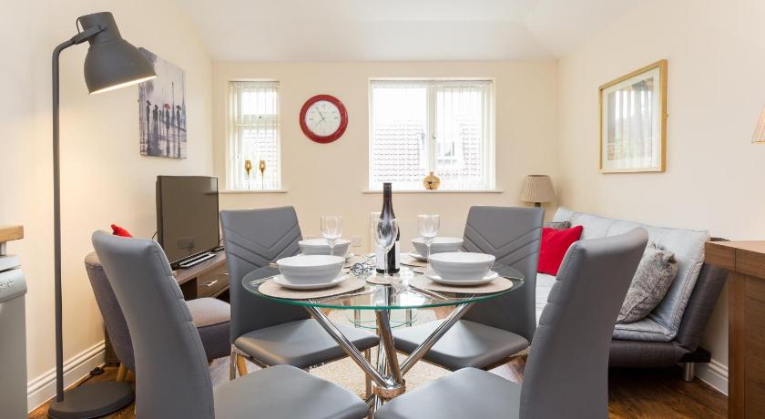 StayFord Apartments - Meriden - Near NEC