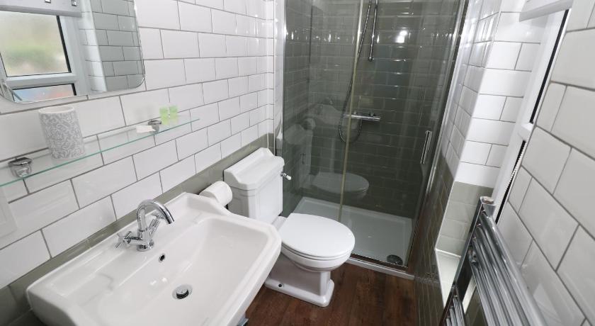 Four Seasons Guesthouse photo