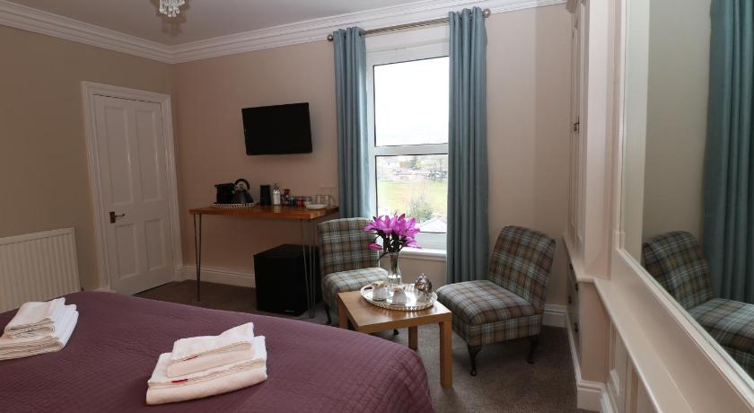 Four Seasons Guesthouse photo