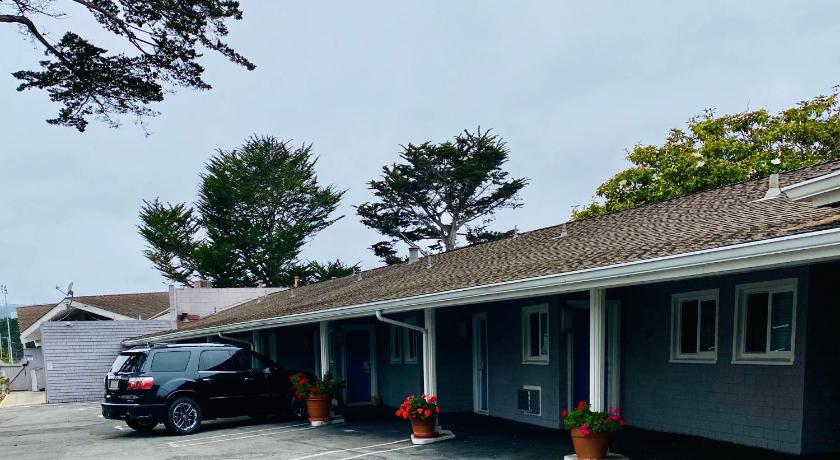 Monterey Bay Lodge