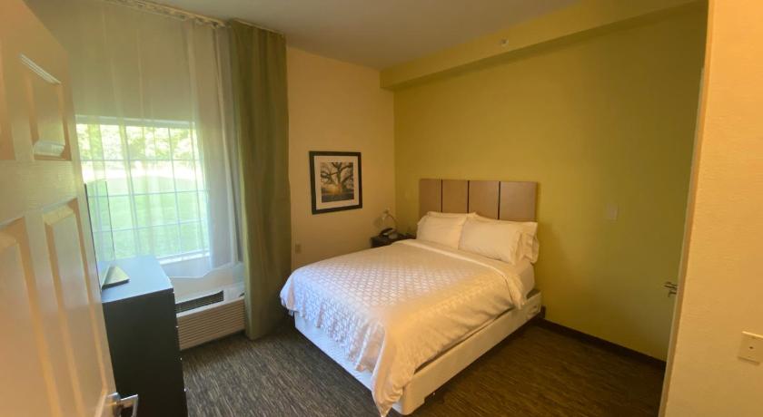 Candlewood Suites Hattiesburg