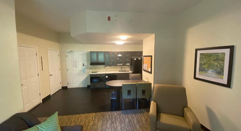 Candlewood Suites Hattiesburg