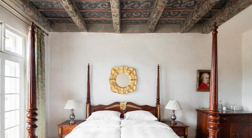 Image of Suite with Balcony 1