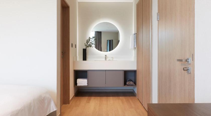 Image of Sky Royal Room A or B - Randomly Assigned, Pet-Friendly 8