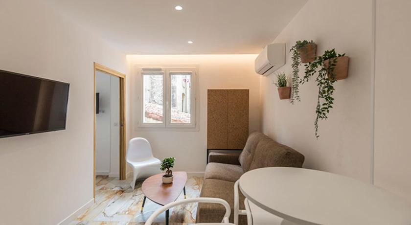 Renovated apartment on the VIEUX PORT photo