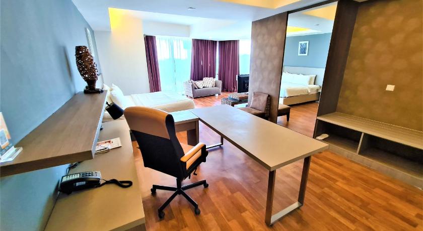 Image of Junior Suite 8