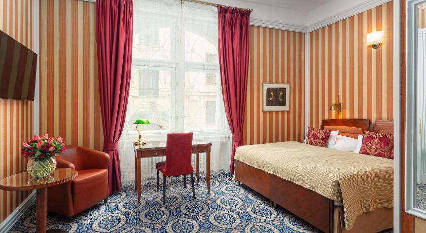 Image of Deluxe Double or Twin Room 8