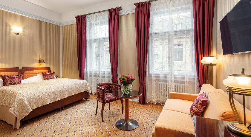 Image of Deluxe Double or Twin Room 7