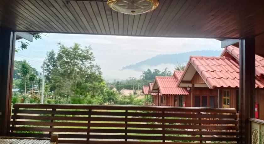 บ้านในสายหมอกบุญแจ้งโฮมสเตย์ photo