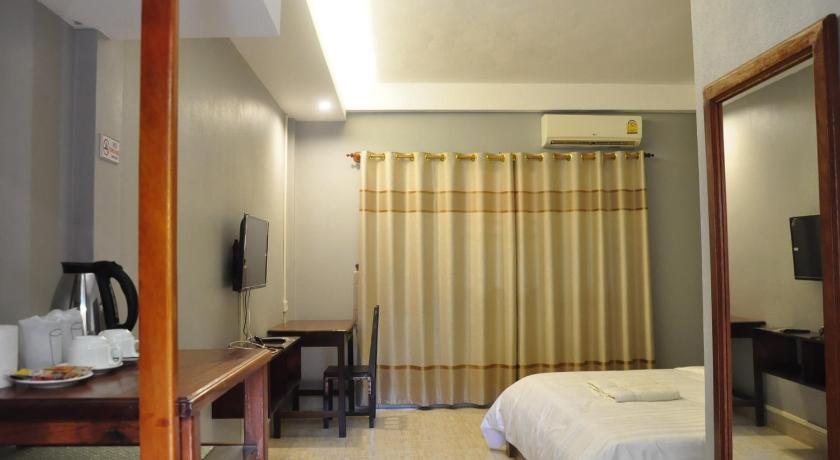 Image of Deluxe King Room 2