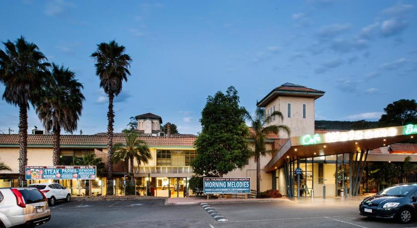 Nightcap at Ferntree Gully Hotel Motel