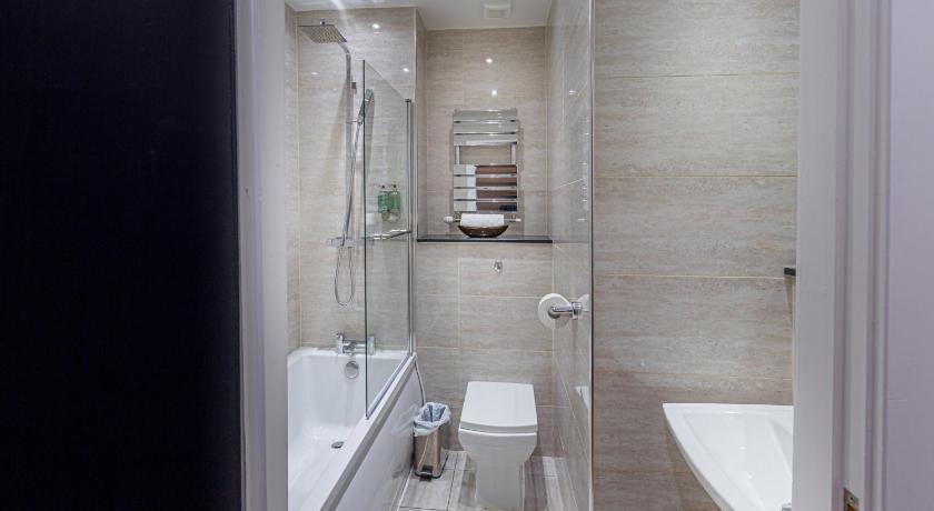 Bathroom, CityStop Apartments - Wood Street in Liverpool