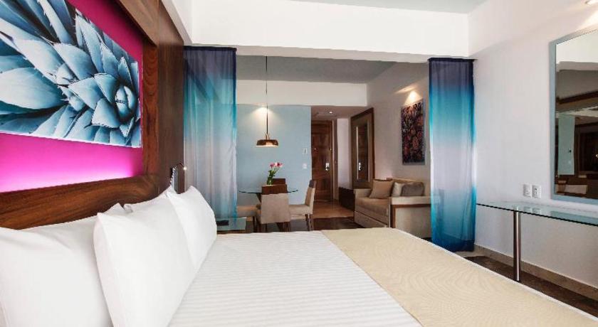 Image of Altitude Junior Suite Ocean Front Double 8