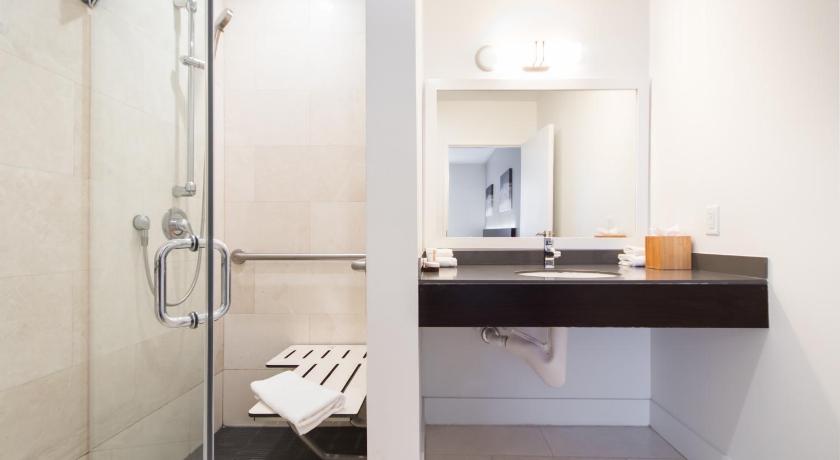 Immagine di Camera con 2 Letti Matrimoniali Queen Size - Accessibile per Disabili (2 Queen Beds Accessible Room) 5