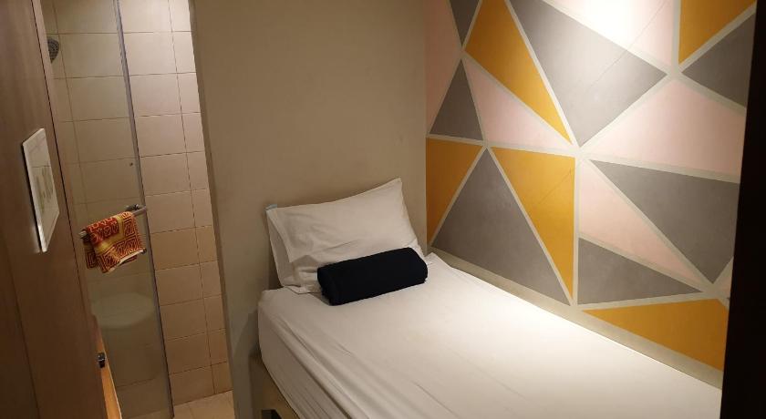 Single Room with Bathroom, Subwow Hostel in Bandung