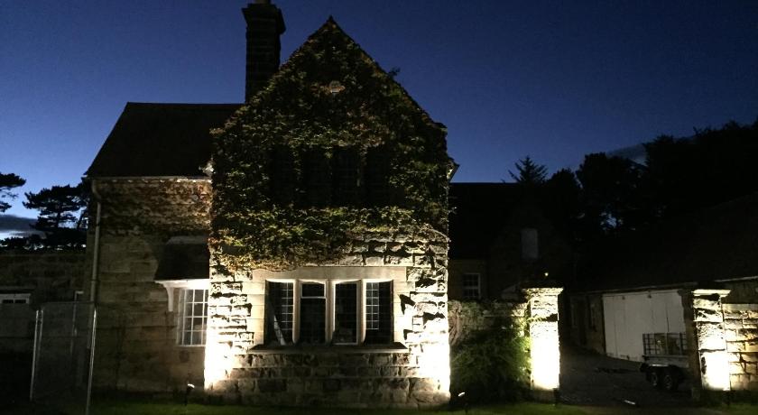 Image of Deluxe King (Carriage House) 1