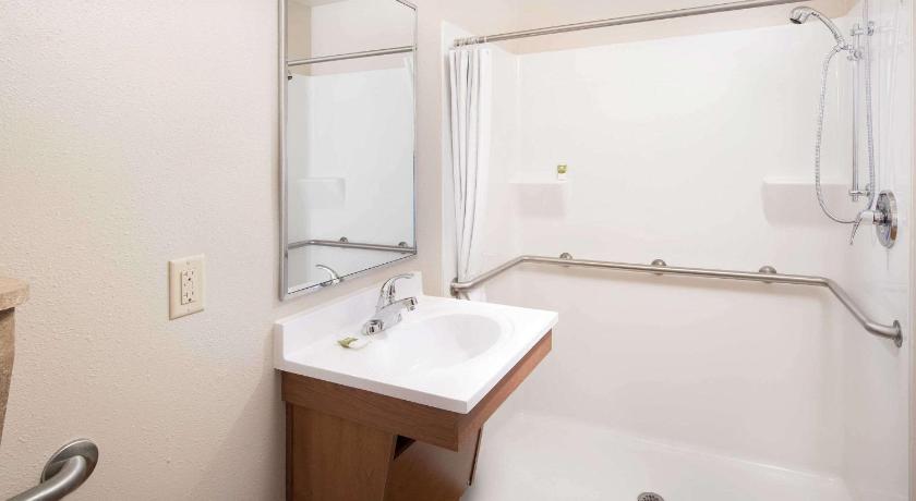 WoodSpring Suites Raleigh Northeast Wake Forest photo