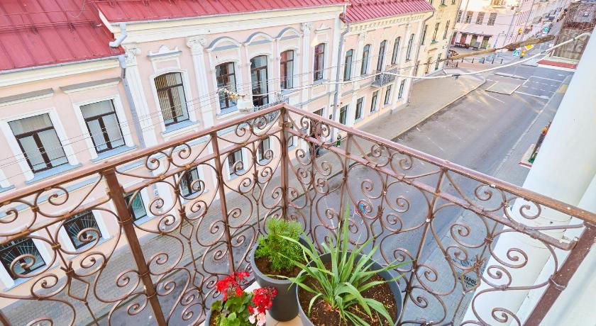 SO Fabulous apt in heart of historical downtown NEW photo
