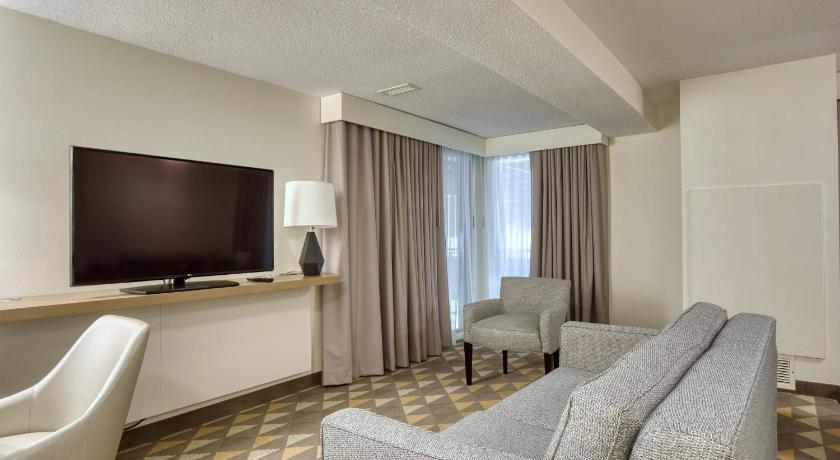 Holiday Inn Hotel & Suites Madison West