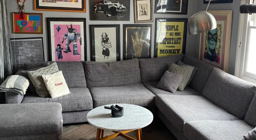 Luxury 2 bedroom flat heart of Camden photo