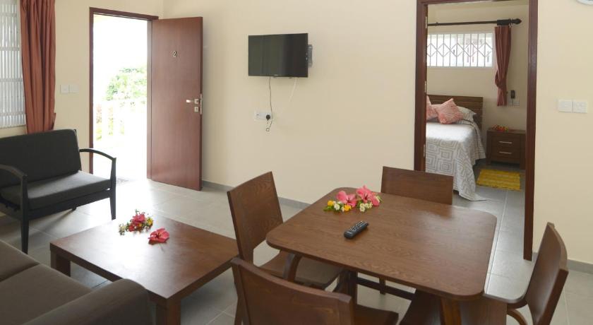 Surfers Beach Self Catering Chalets photo