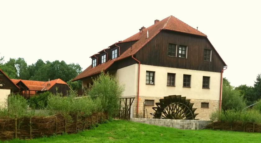 Kratochviluv mlyn — Hotel in Jindrichuv Hradec