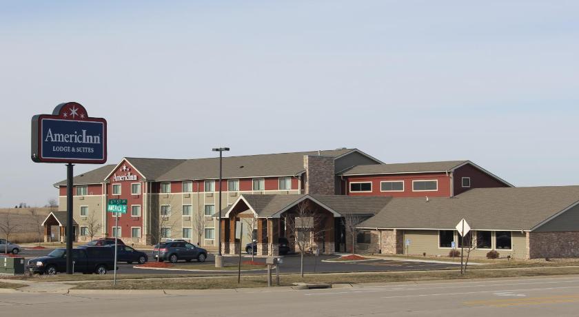 AmericInn by Wyndham Cedar Rapids/CID Airport