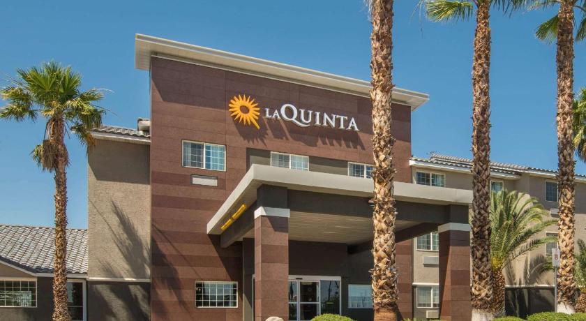 La Quinta Inn & Suites by Wyndham Las Vegas Nellis photo