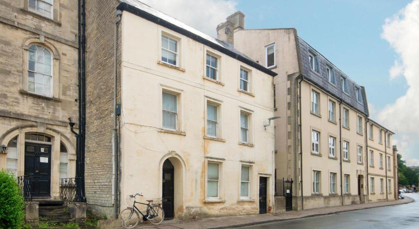 The Courtyard Cirencester photo