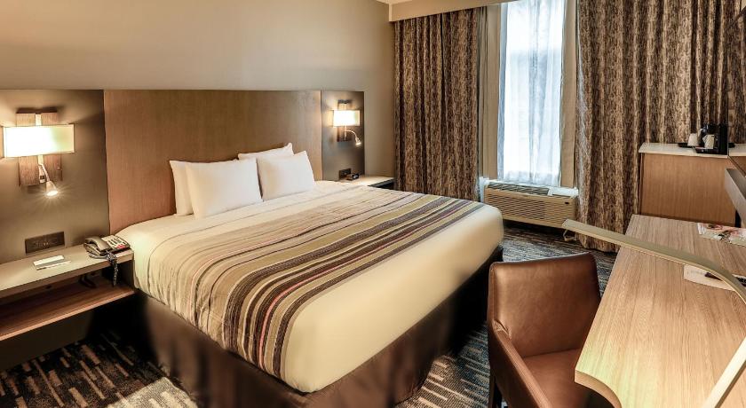 Szoba 1 king-méretű ággyal – nemdohányzó, akadálymentesített (1 King Bed, Nonsmoking, Accessible) fotója 0