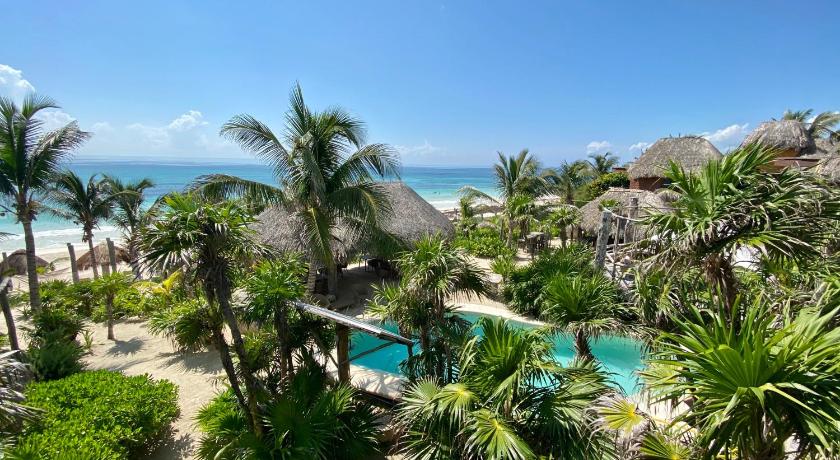 Sueños Tulum beachfront hotel in the tropics