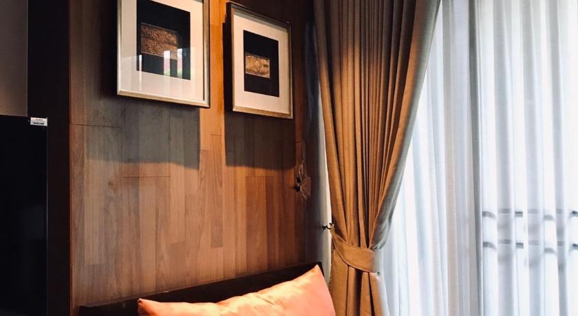 Image of Twin Deluxe 13