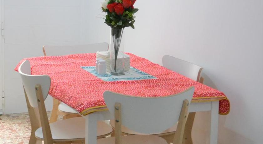 Genius Apartments — Hotel in Alicante