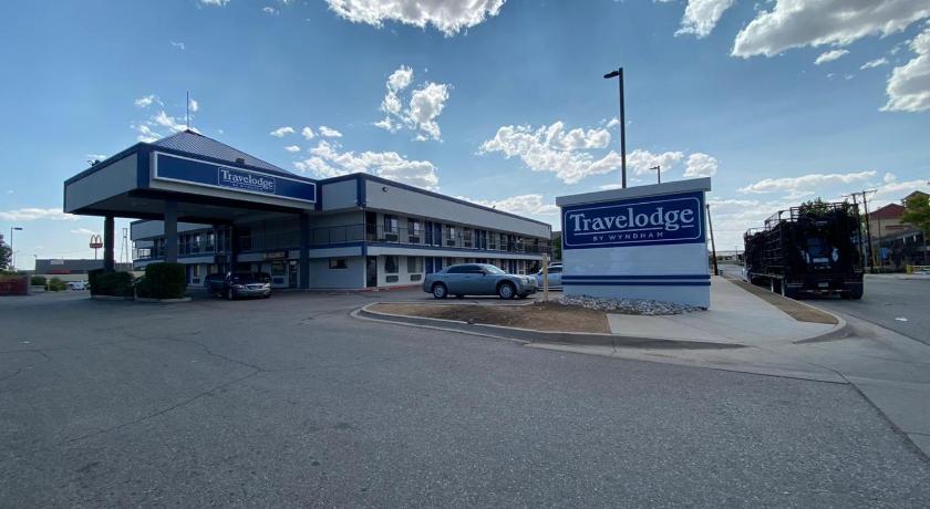 Travelodge by Wyndham Albuquerque West photo