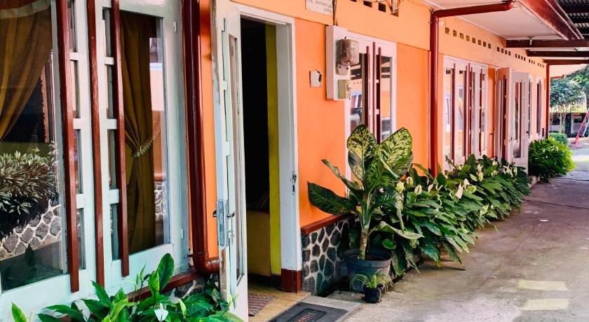 Hotel Santoso Batu photo