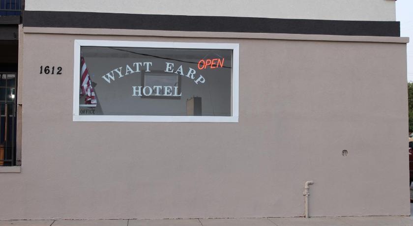 Wyatt Earp Hotel