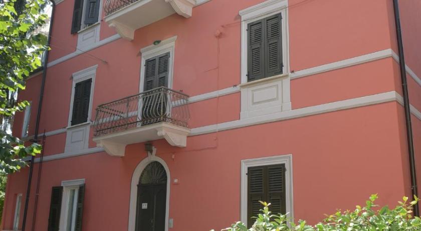 Rivaro Palace — Hotel in Novi Ligure