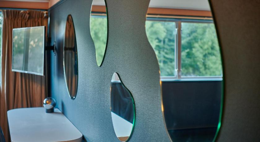 Image of Oasis Room 5