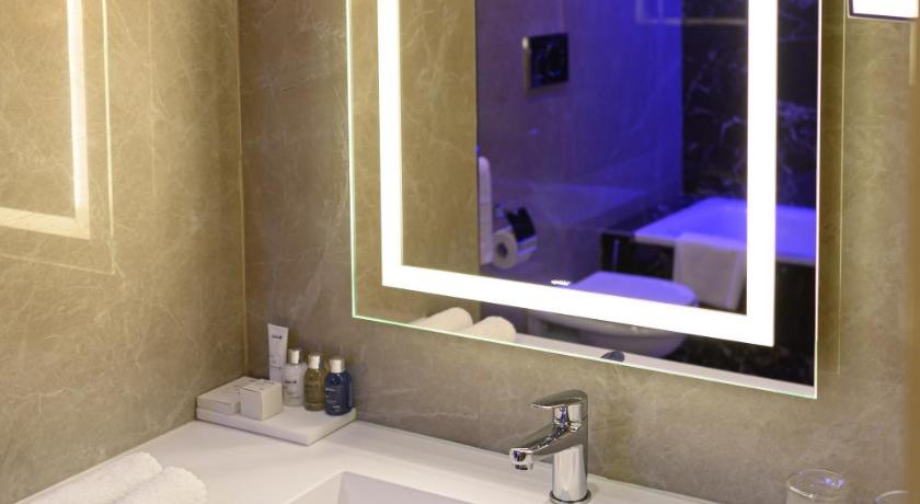 Image of Junior Suite 16