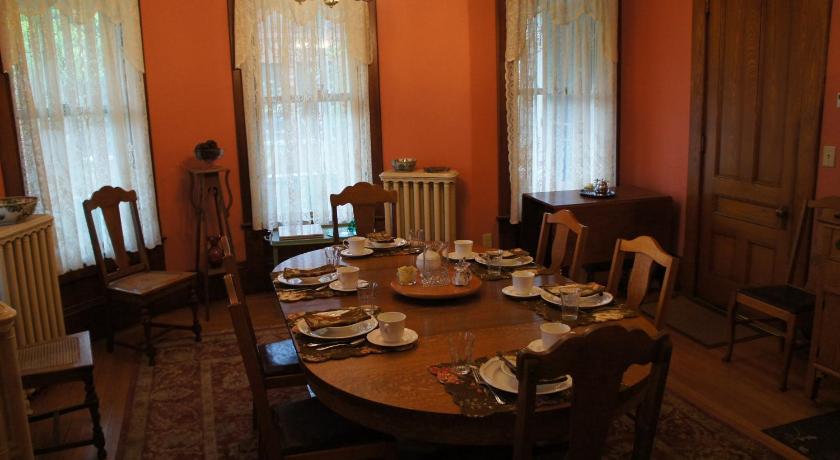 Maplecroft Bed & Breakfast photo