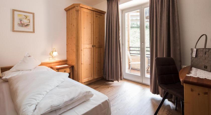 Hotel Burgaunerhof photo