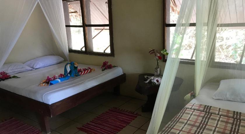Image of Bungalow with Ensuite 3