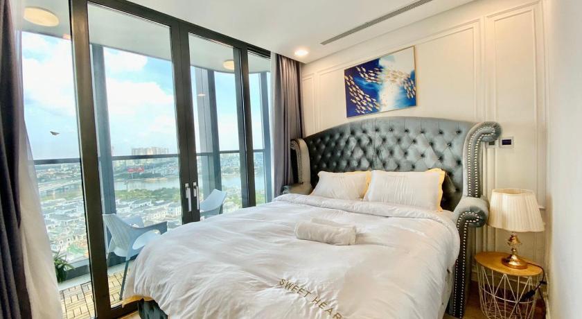 Ho Chi Minh City *BOM HOMES* VINHOMES CENTRAL PARK- LUXURY APARTMENT 4-Star Guesthouse suite