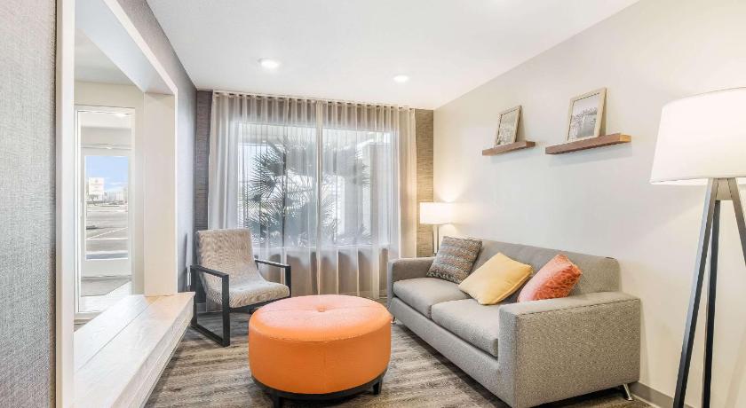 WoodSpring Suites Colton photo