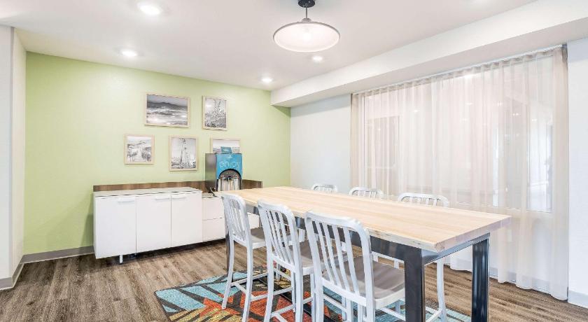 WoodSpring Suites Colton photo