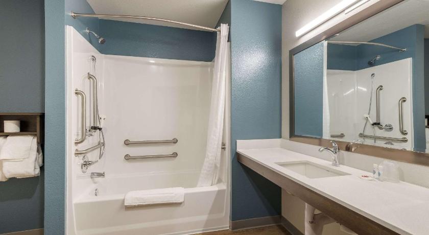 WoodSpring Suites Colton photo