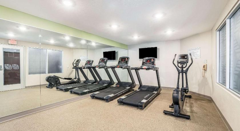 WoodSpring Suites Colton photo